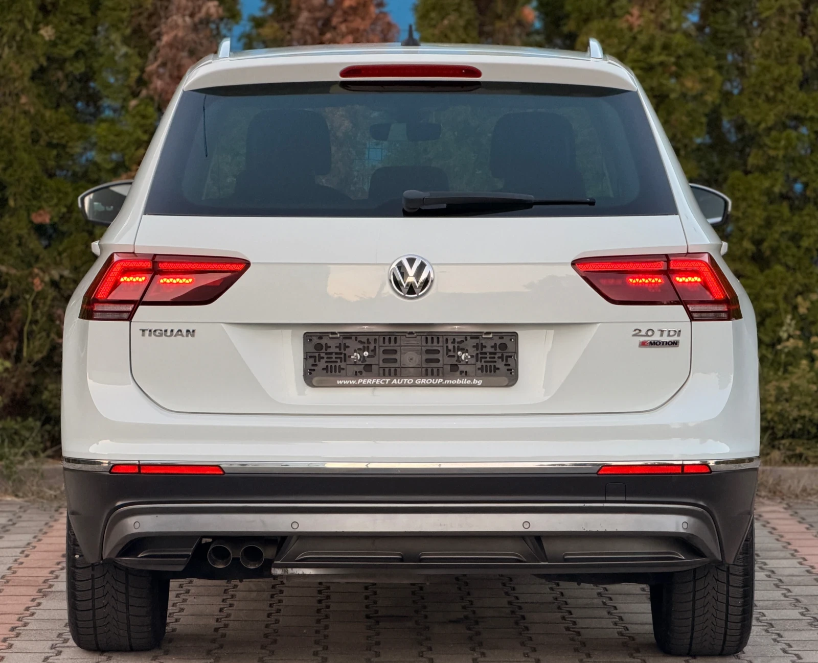 VW Tiguan 2.0TDI-4MOTION-LED-АЛКАНТАРА-НАВИ-207Х.КМ-ОТЛИЧЕН, снимка 4 - Автомобили и джипове - 55499581