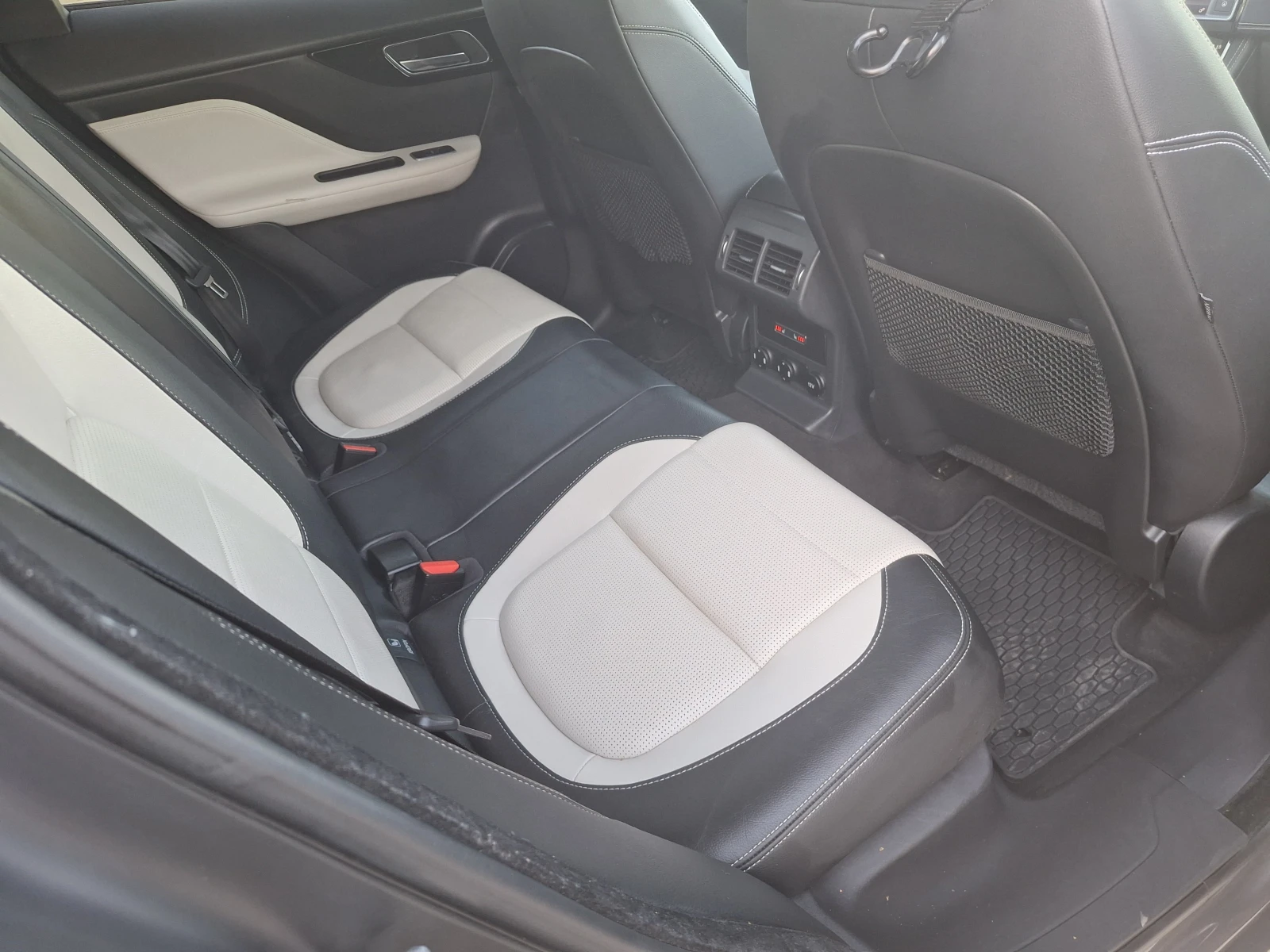Jaguar F-PACE 2.0D RSport Meridian Панорама AWD, снимка 12 - Автомобили и джипове - 55993716