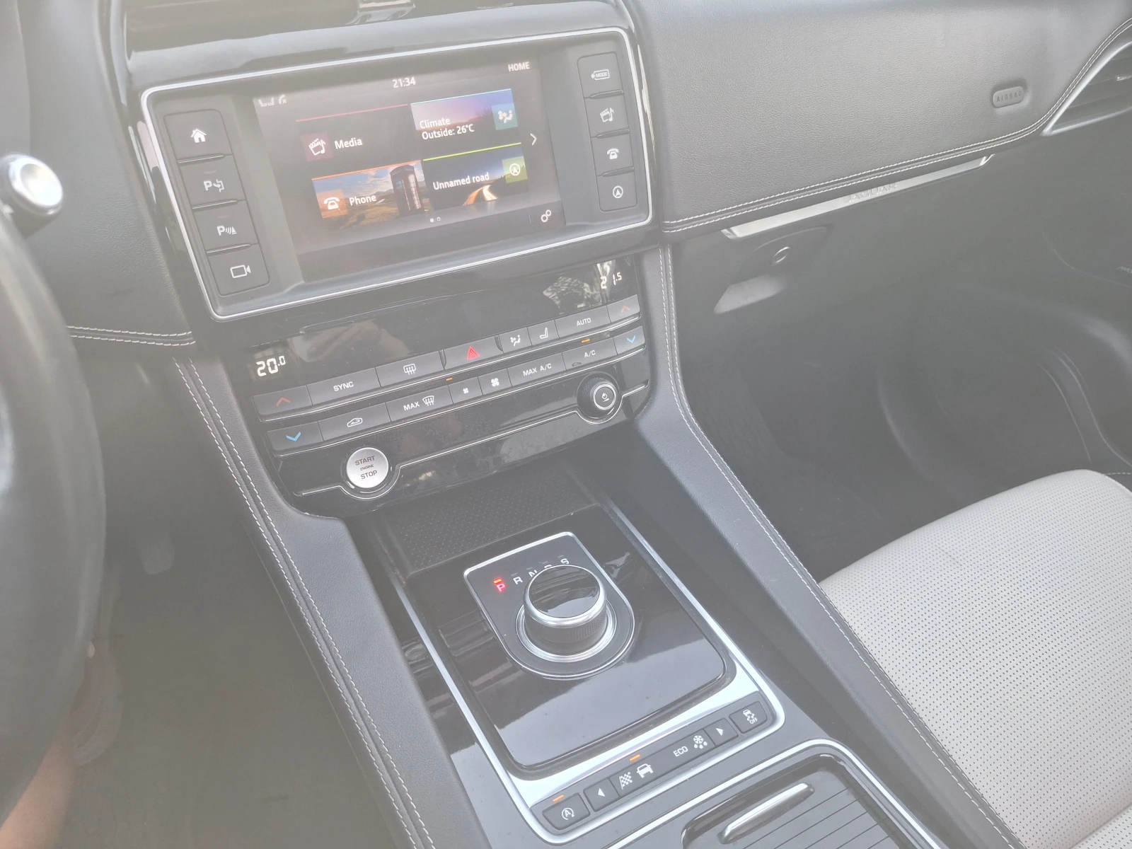 Jaguar F-PACE 2.0D RSport Meridian Панорама AWD, снимка 15 - Автомобили и джипове - 55993716