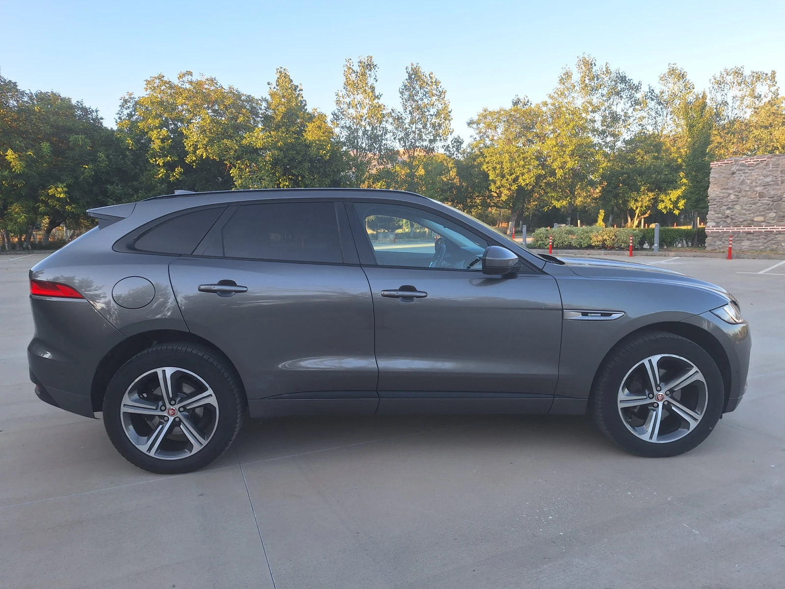 Jaguar F-PACE 2.0D RSport Meridian Панорама AWD, снимка 9 - Автомобили и джипове - 55993716