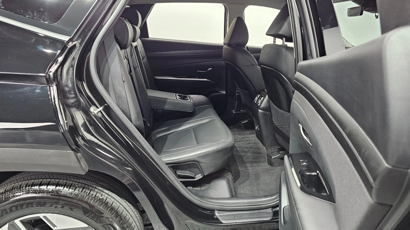 Hyundai Tucson 1.6 T-GDI Premium, снимка 10 - Автомобили и джипове - 56213653