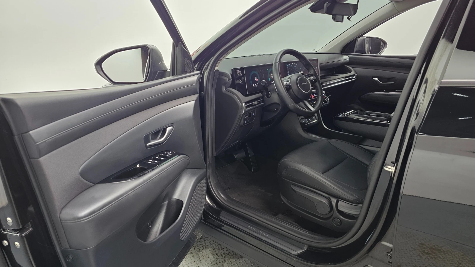 Hyundai Tucson 1.6 T-GDI Premium, снимка 8 - Автомобили и джипове - 56213653