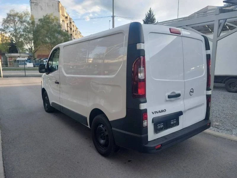 Opel Vivaro, снимка 5 - Бусове и автобуси - 53160844