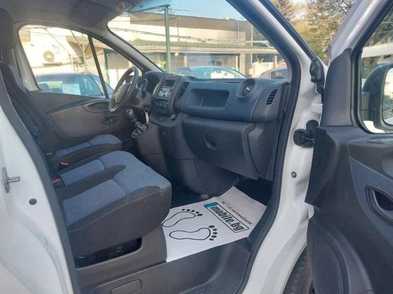 Opel Vivaro, снимка 10 - Бусове и автобуси - 53160844