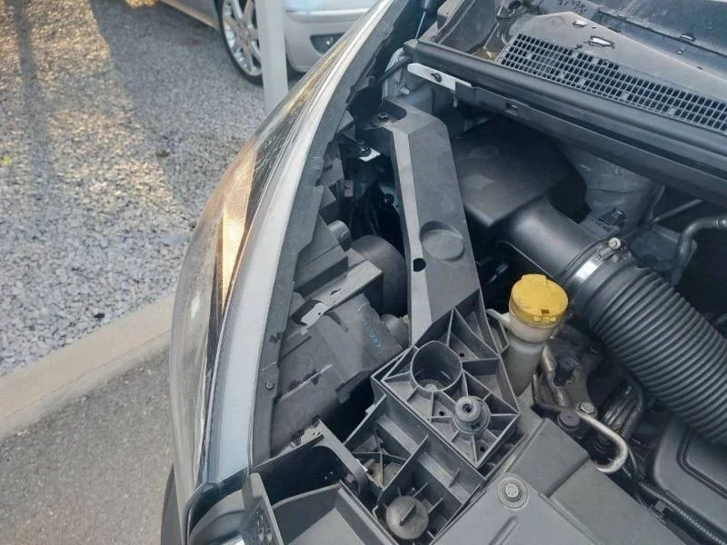 Opel Vivaro, снимка 12 - Бусове и автобуси - 53160844