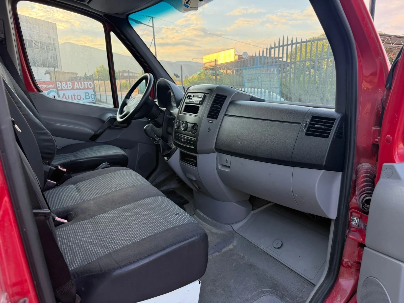 Mercedes-Benz Sprinter 2.2 Дизел, Климатроник, размер кош 4.50/2.20 м., снимка 9 - Бусове и автобуси - 55052606