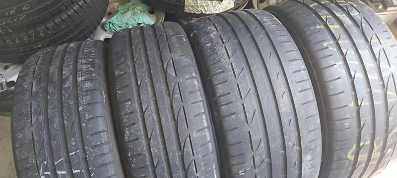 Гуми Летни 255/40R18, снимка 1 - Гуми и джанти - 33540088