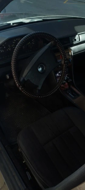Mercedes-Benz 124 300D, снимка 5