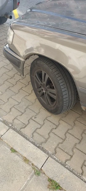 Mercedes-Benz 124 300D, снимка 3