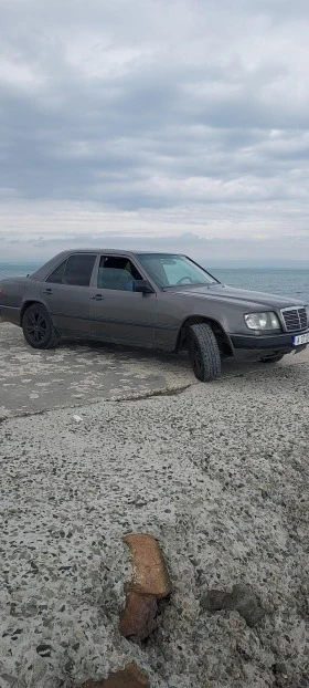 Mercedes-Benz 124 300D, снимка 9