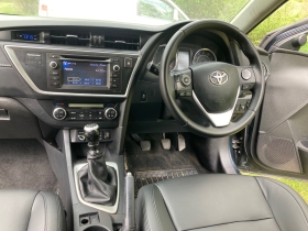 Toyota Auris 1.4D4D 90кс. КОЖА /НА ЧАСТИ/, снимка 15 - Автомобили и джипове - 36734204
