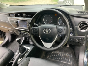 Toyota Auris 1.4D4D 90кс. КОЖА /НА ЧАСТИ/, снимка 11 - Автомобили и джипове - 36734204