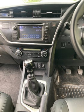Toyota Auris 1.4D4D 90кс. КОЖА /НА ЧАСТИ/, снимка 12 - Автомобили и джипове - 36734204