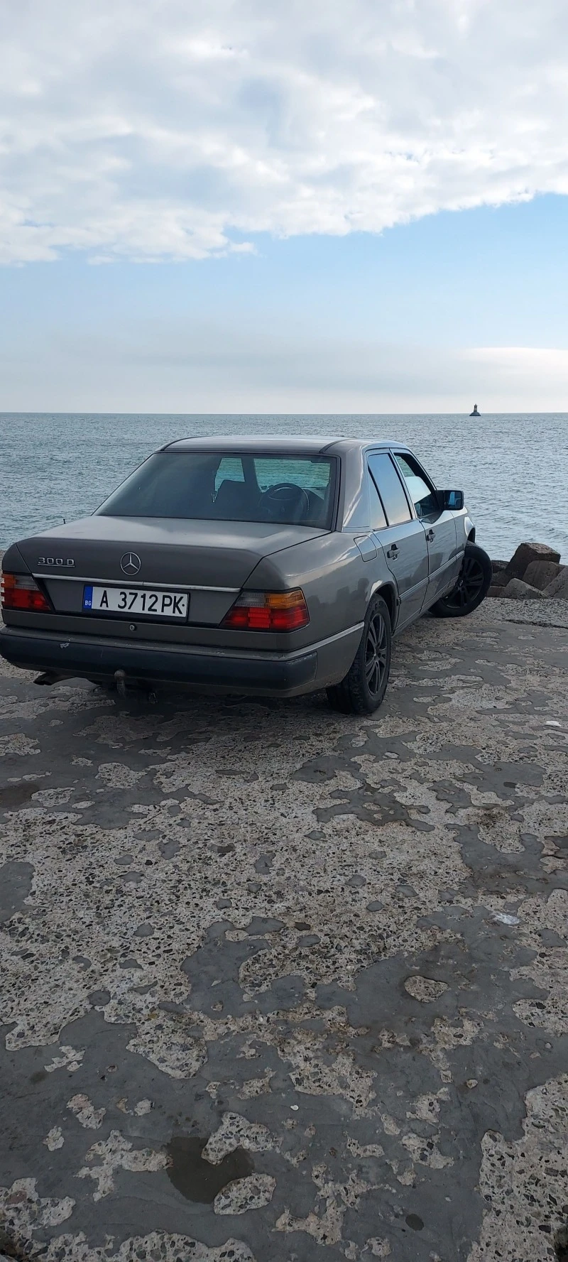 Mercedes-Benz 124, снимка 7 - Автомобили и джипове - 46565316