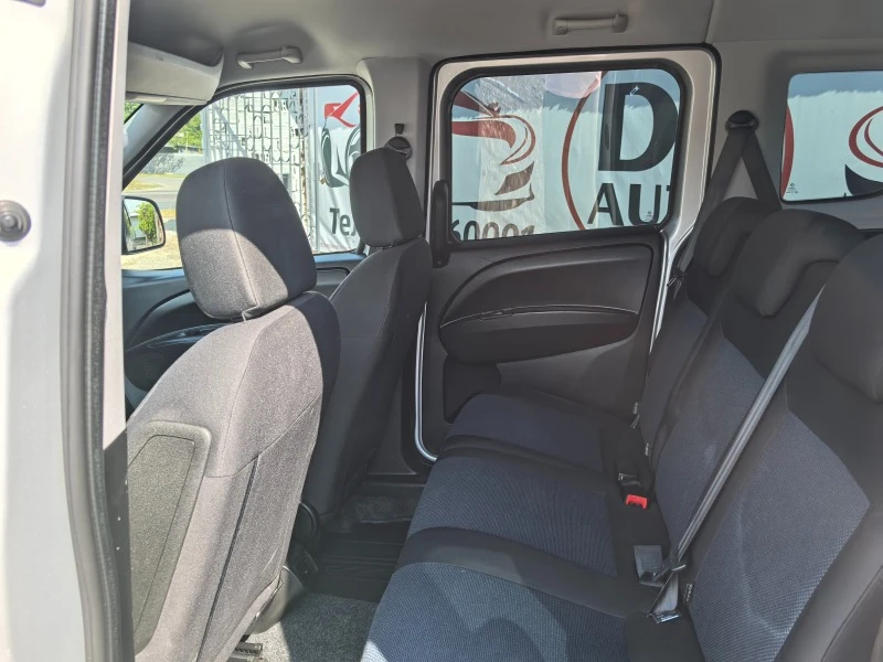 Opel Combo 1.6CDTI, снимка 10 - Автомобили и джипове - 46804834