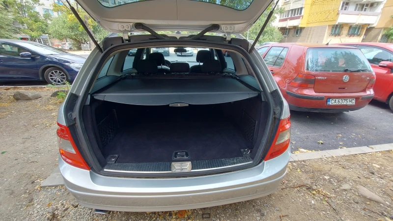 Mercedes-Benz C 220, снимка 12 - Автомобили и джипове - 46927934