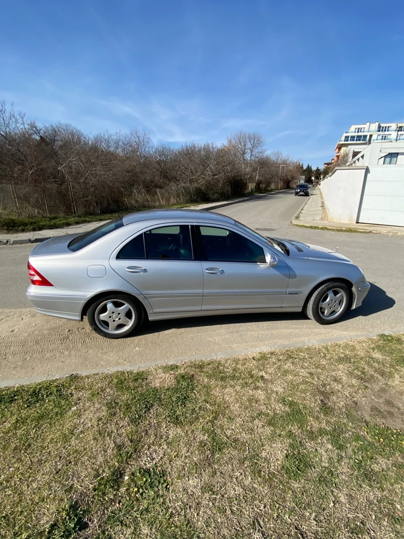 Mercedes-Benz C 240, снимка 4 - Автомобили и джипове - 47185457