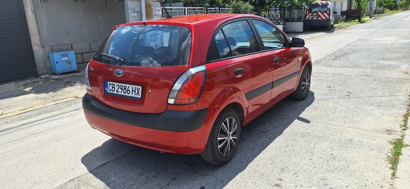 Kia Rio 1.4 v16, снимка 4 - Автомобили и джипове - 47384676