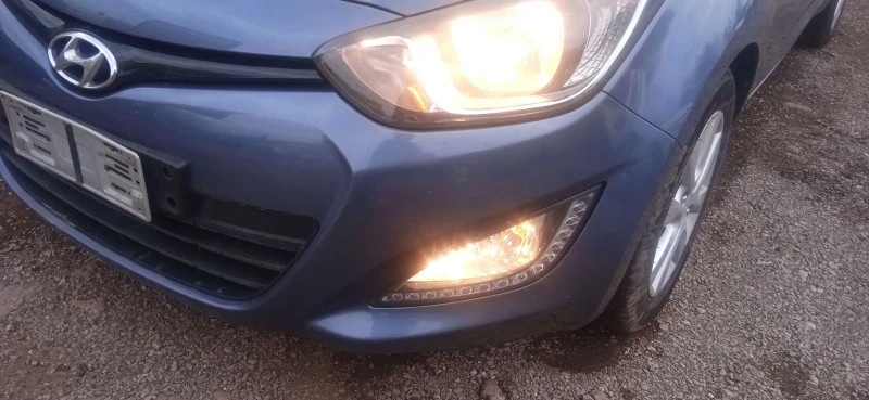 Hyundai I20 1.3 i навигация, снимка 1 - Автомобили и джипове - 49321766