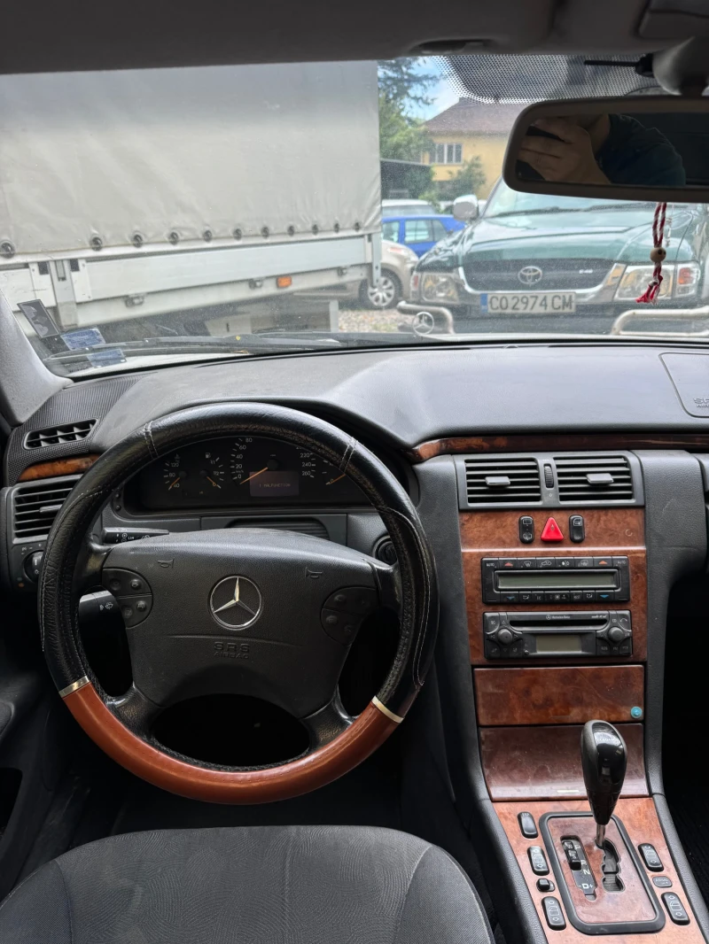 Mercedes-Benz E 270 W210, снимка 4 - Автомобили и джипове - 51568275