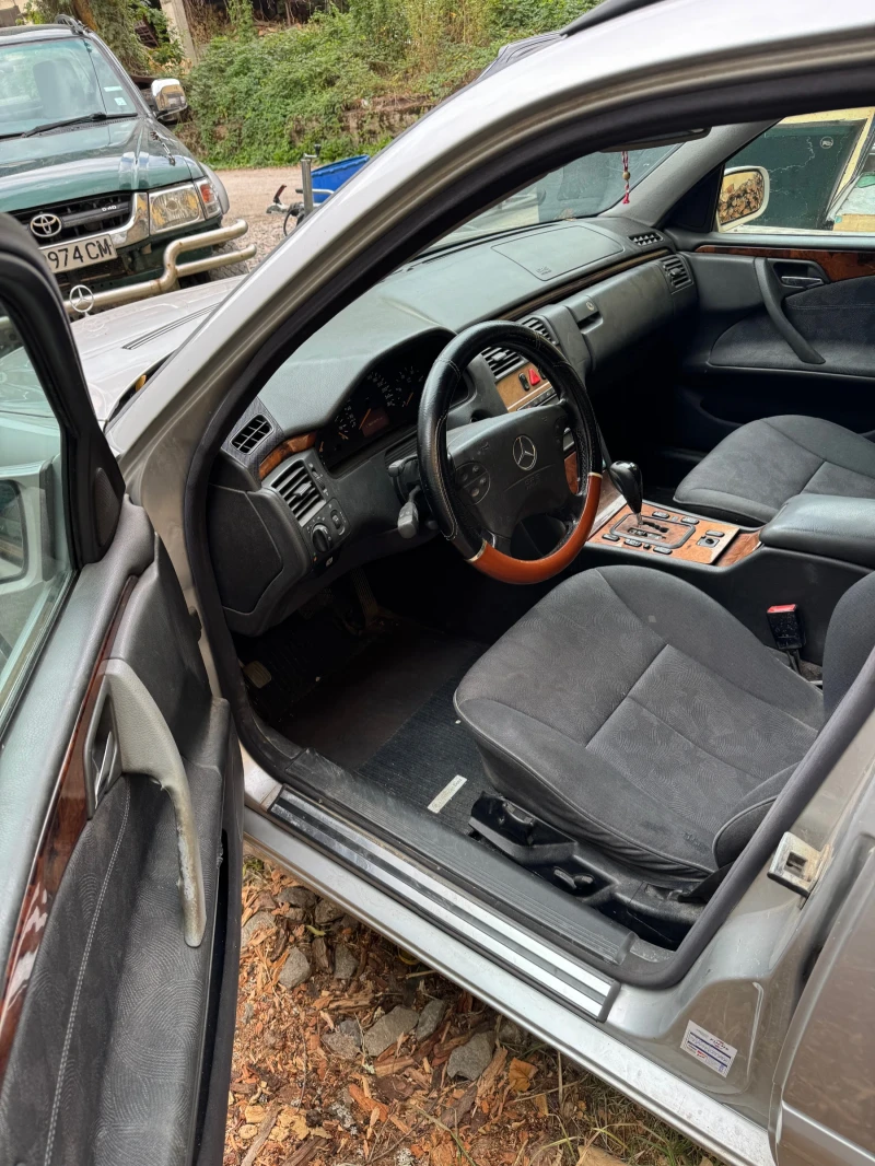 Mercedes-Benz E 270 W210, снимка 3 - Автомобили и джипове - 51568275