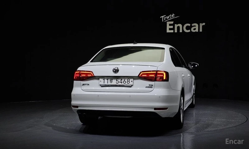 VW Jetta, снимка 4 - Автомобили и джипове - 53000976