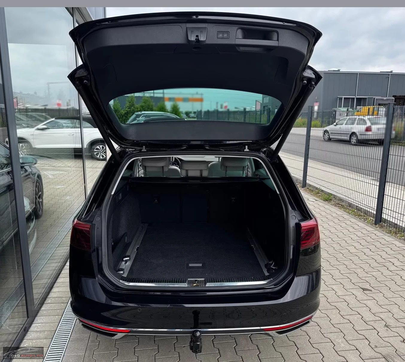 VW Passat 2.0TDI/VARIANT/150HP/DSG/MEMO/AHK/PANO/AMBI/549f - изображение 5