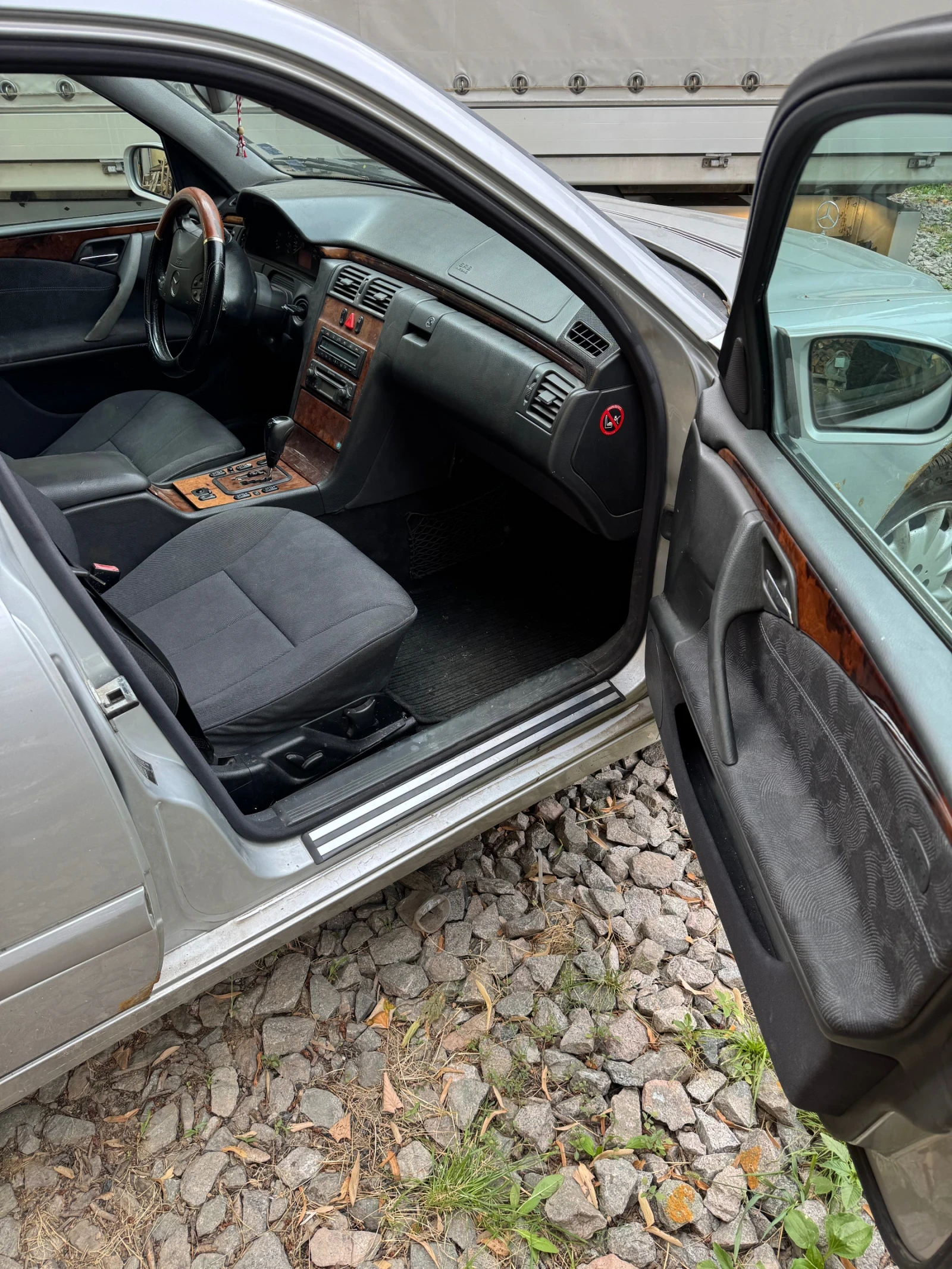 Mercedes-Benz E 270 W210 - изображение 7