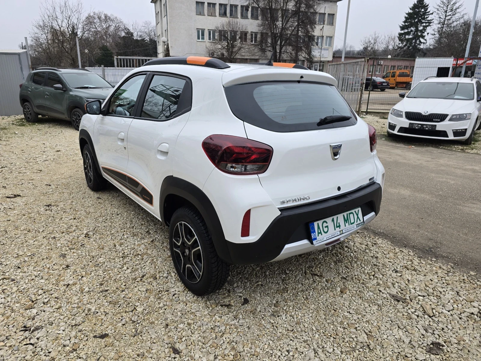 Dacia Spring EXPRESSION 45 Гаранция Лизинг - изображение 3