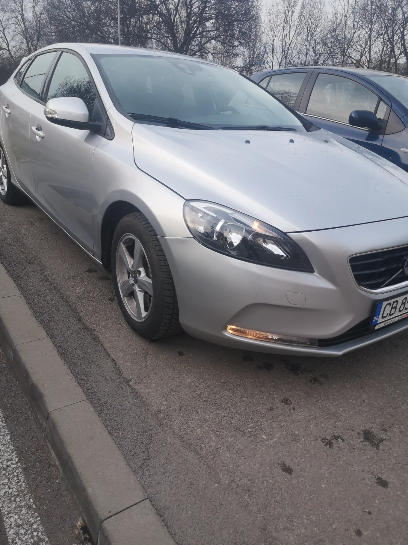 Volvo V40  - изображение 6