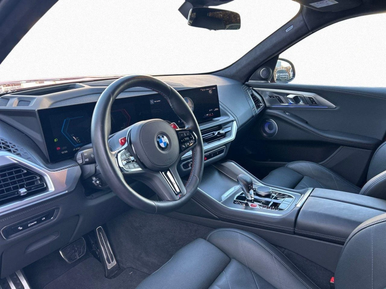 BMW XM 4.4 V8/PLUG-IN/CARBON/B&W/HEAD UP/ICONIC GLOW/, снимка 7 - Автомобили и джипове - 53813635