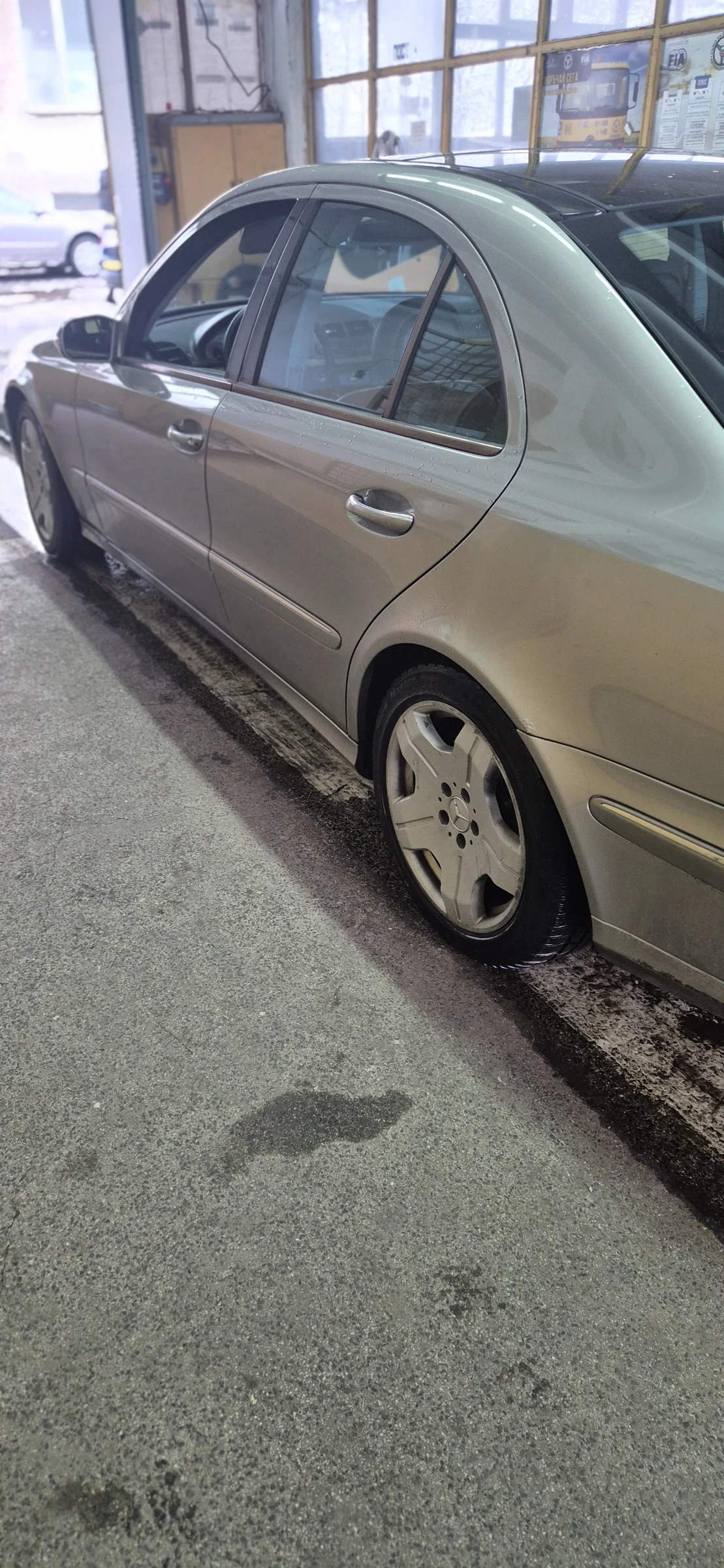 Mercedes-Benz E 320 W211, снимка 10 - Автомобили и джипове - 53945292