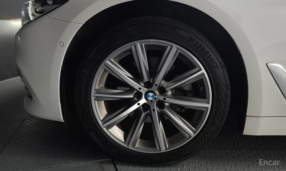 BMW 520, снимка 5 - Автомобили и джипове - 54081694