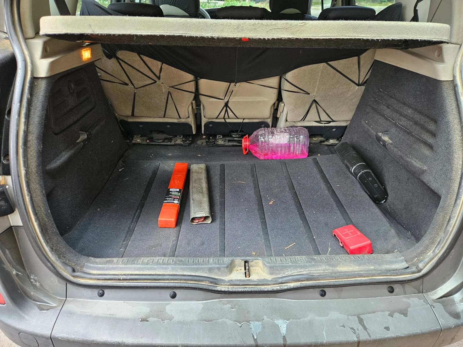 Renault Megane Scenic, снимка 8 - Автомобили и джипове - 54089418