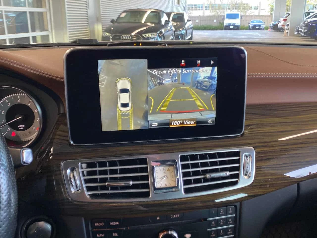 Mercedes-Benz CLS 550 AMG LINE/КЛИП/2 КЛЮЧА/ПОДГРЕВ/ОБДУХ/ПАМЕТ, снимка 15 - Автомобили и джипове - 54215321