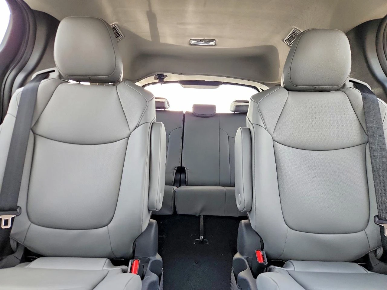 Toyota Sienna 2.5l Xle 7-Passenger, снимка 10 - Автомобили и джипове - 54501207