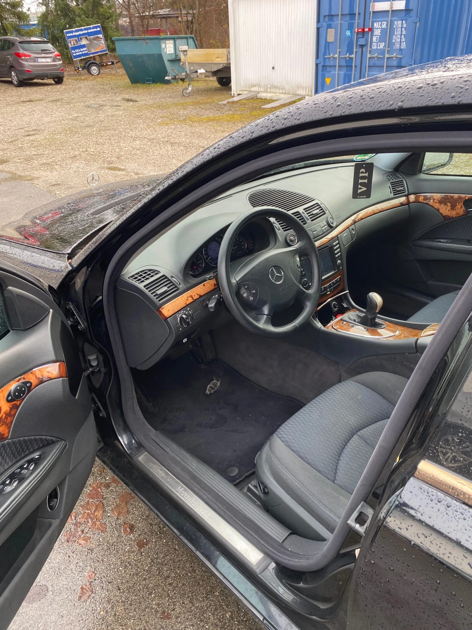 Mercedes-Benz E 240, снимка 4 - Автомобили и джипове - 55042384