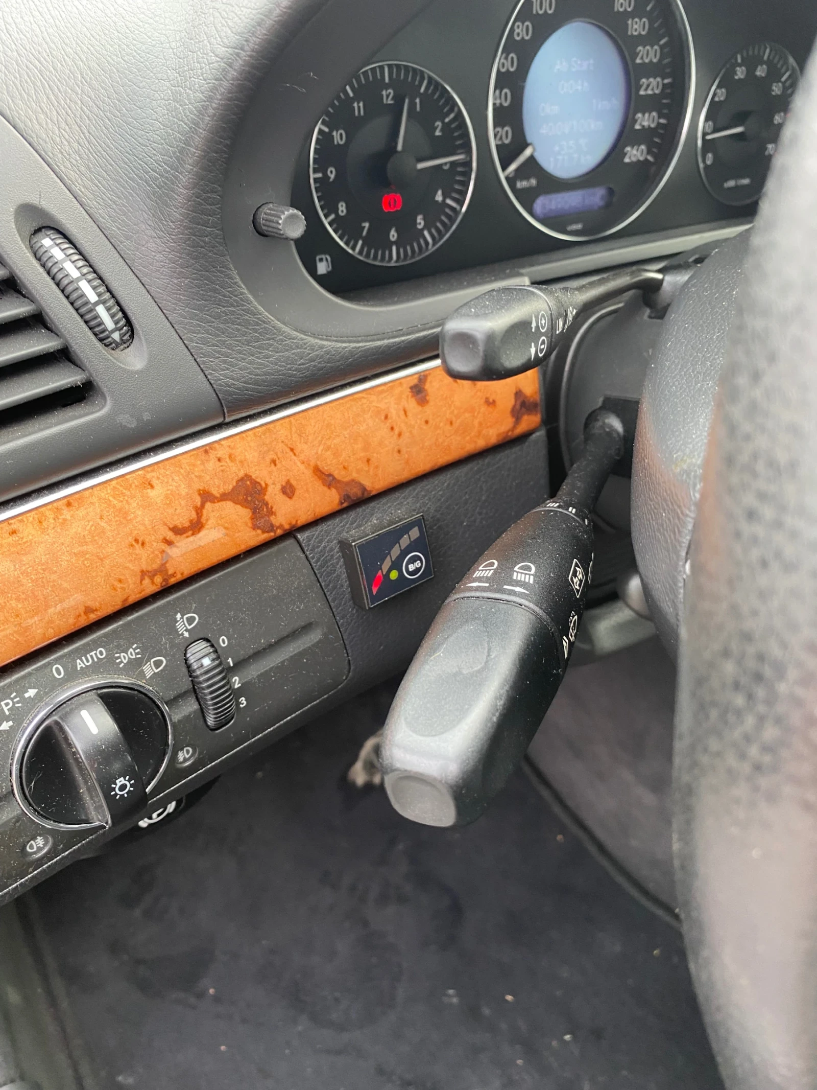 Mercedes-Benz E 240, снимка 5 - Автомобили и джипове - 55042384