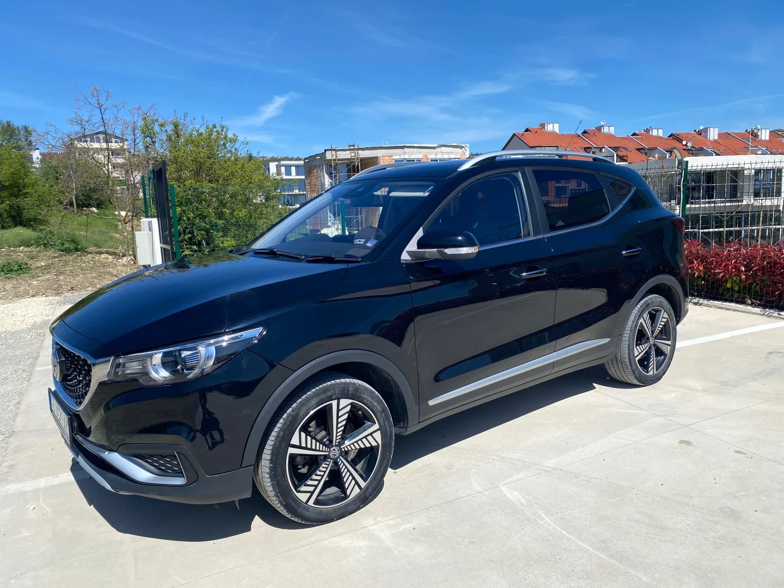Mg ZS EV Lux, снимка 3 - Автомобили и джипове - 55247801