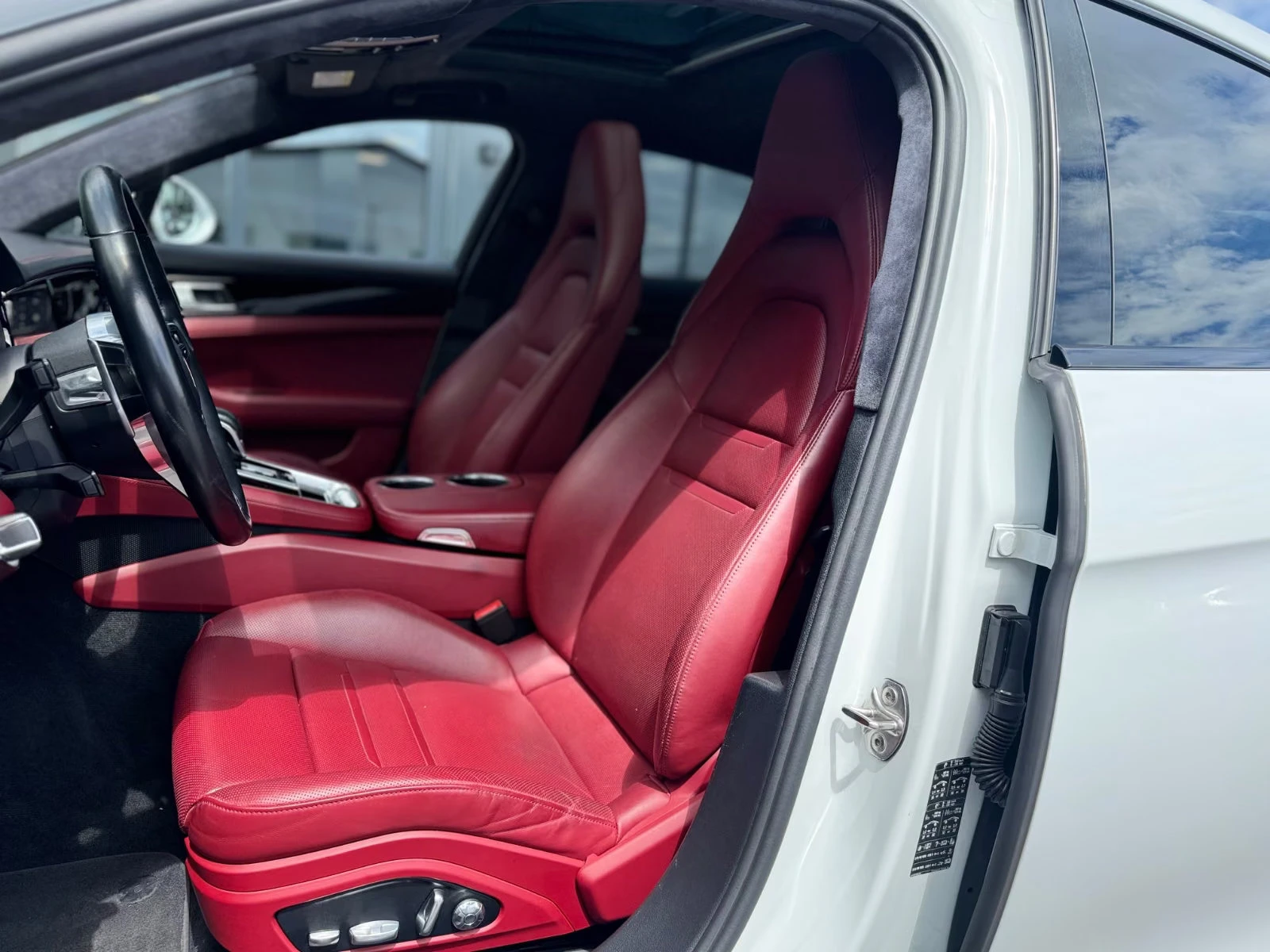 Porsche Panamera GTS/460HP/SPORT/SOFTCLOSE/360/PANO/BOSE/CHRON/847z, снимка 12 - Автомобили и джипове - 55832168