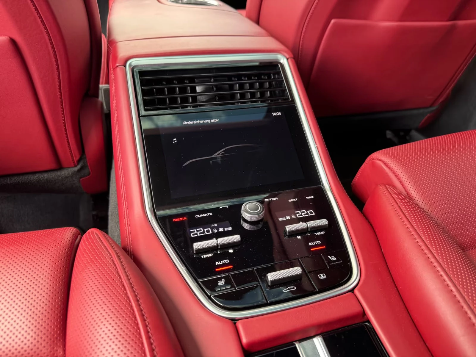 Porsche Panamera GTS/460HP/SPORT/SOFTCLOSE/360/PANO/BOSE/CHRON/847z, снимка 16 - Автомобили и джипове - 55832168