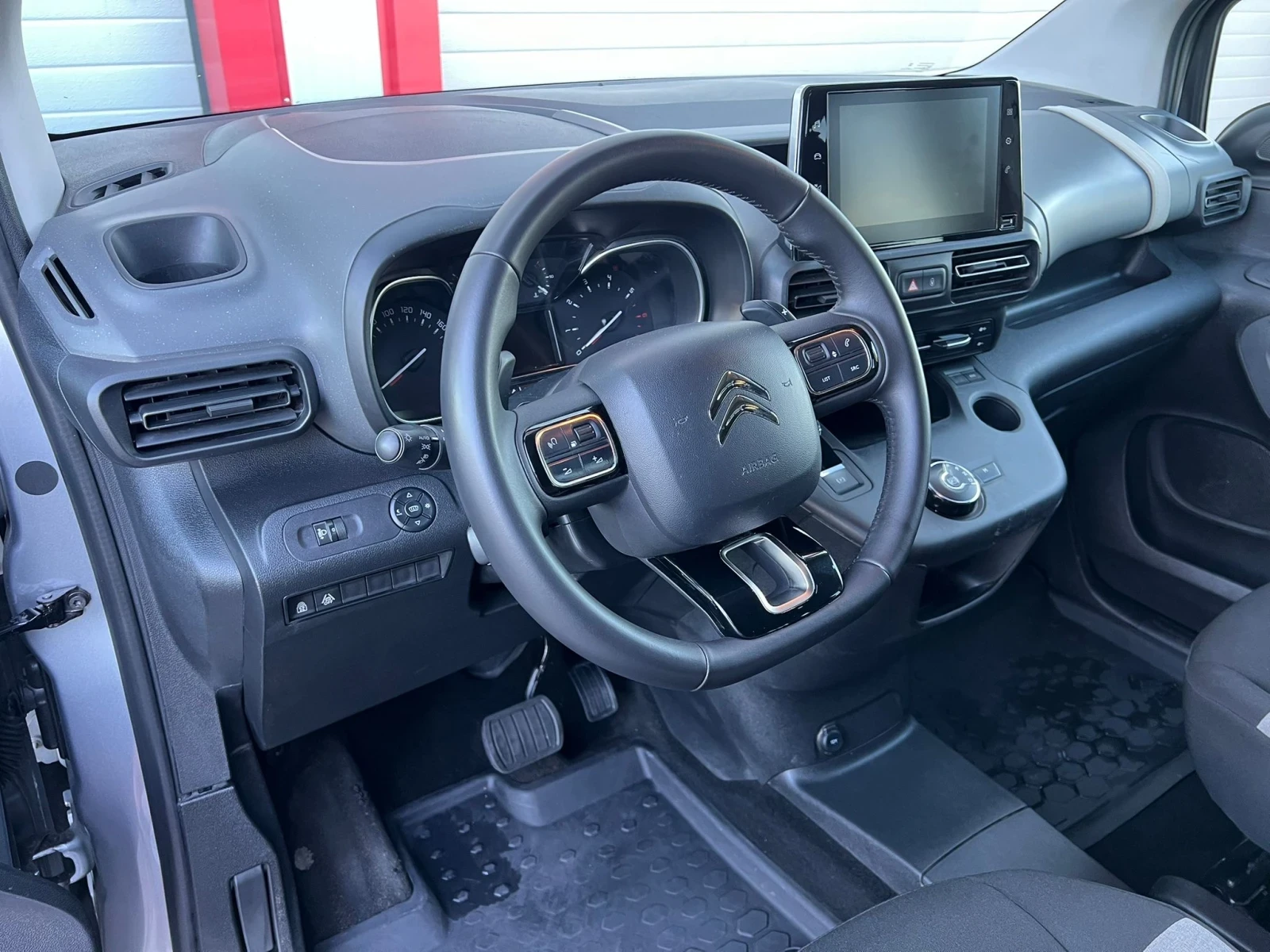 Citroen Berlingo 1.5BLUEHDI AUTOMATIK HED-UP NAVI EVRO 6B ЛИЗИНГ!!!, снимка 11 - Автомобили и джипове - 56071397