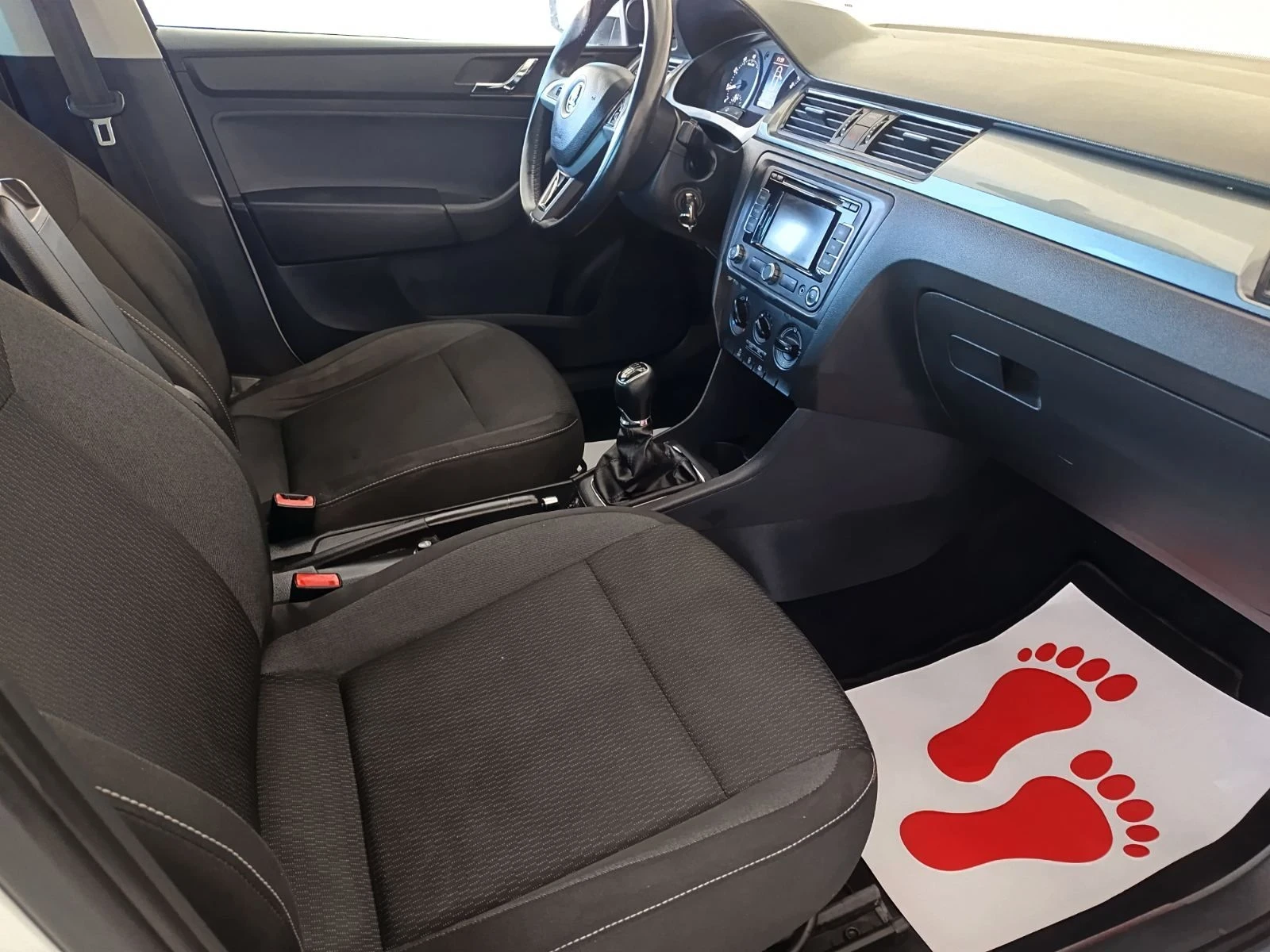 Skoda Rapid 1.2, снимка 9 - Автомобили и джипове - 56599830