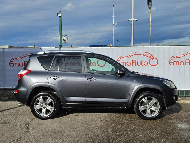 Toyota Rav4 CROSSOVER/4x4/КАМЕРА/ПОДГРЕВ/БЛУТУТ, снимка 2 - Автомобили и джипове - 48040627