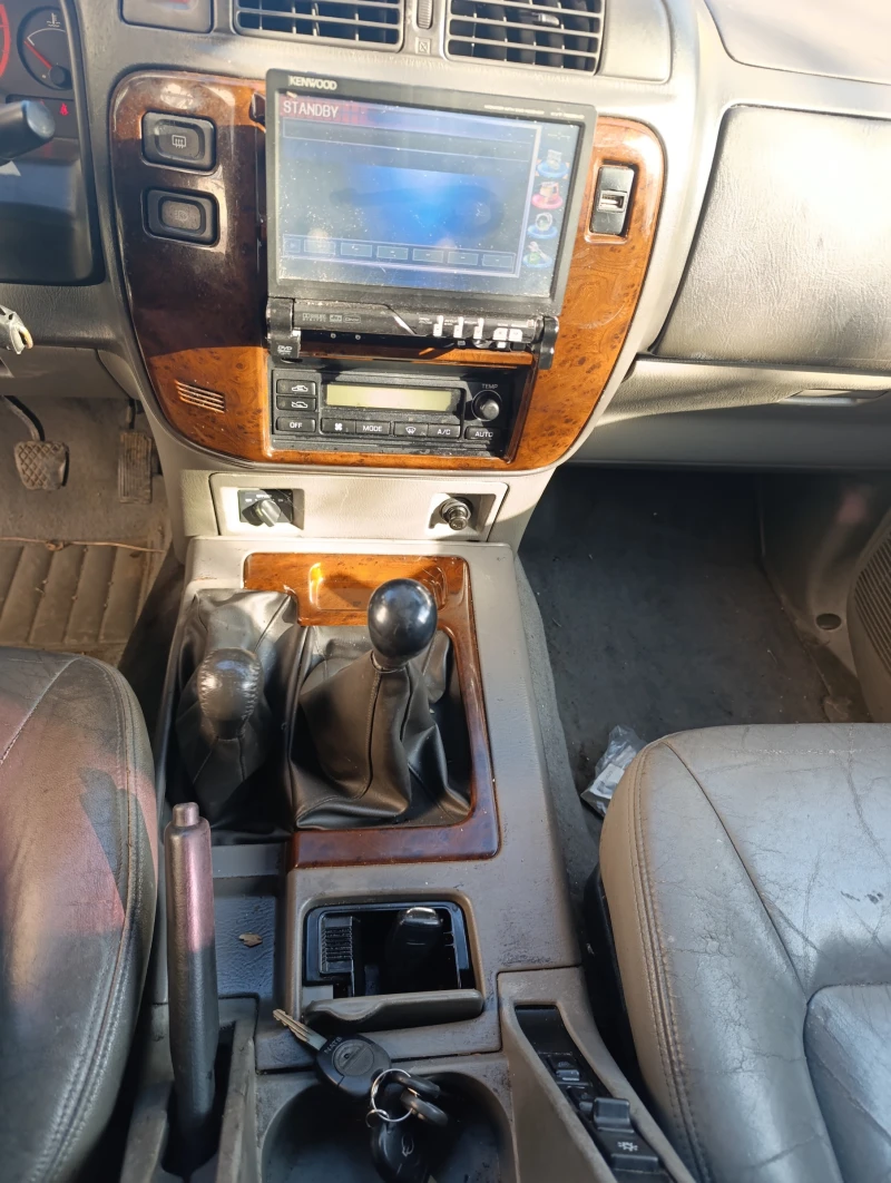 Nissan Patrol 3.0д , снимка 13 - Автомобили и джипове - 48043990