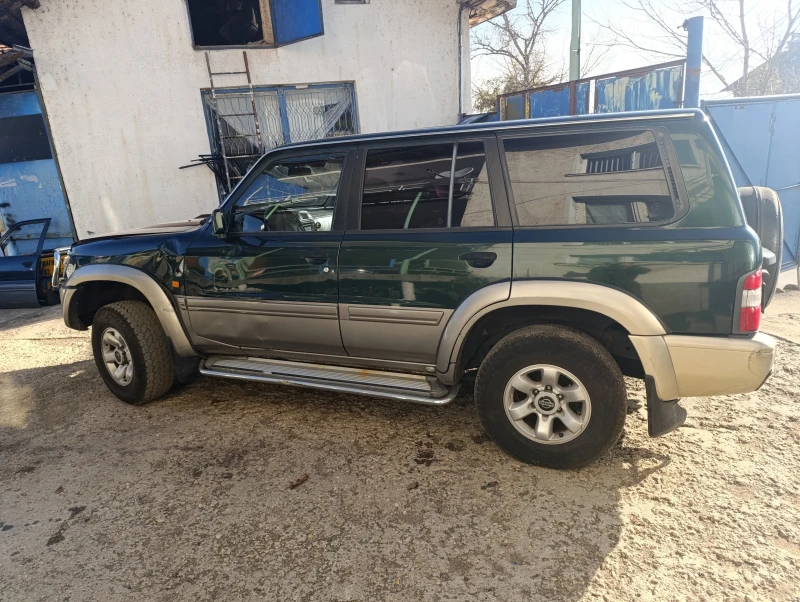 Nissan Patrol 3.0д , снимка 3 - Автомобили и джипове - 48043990