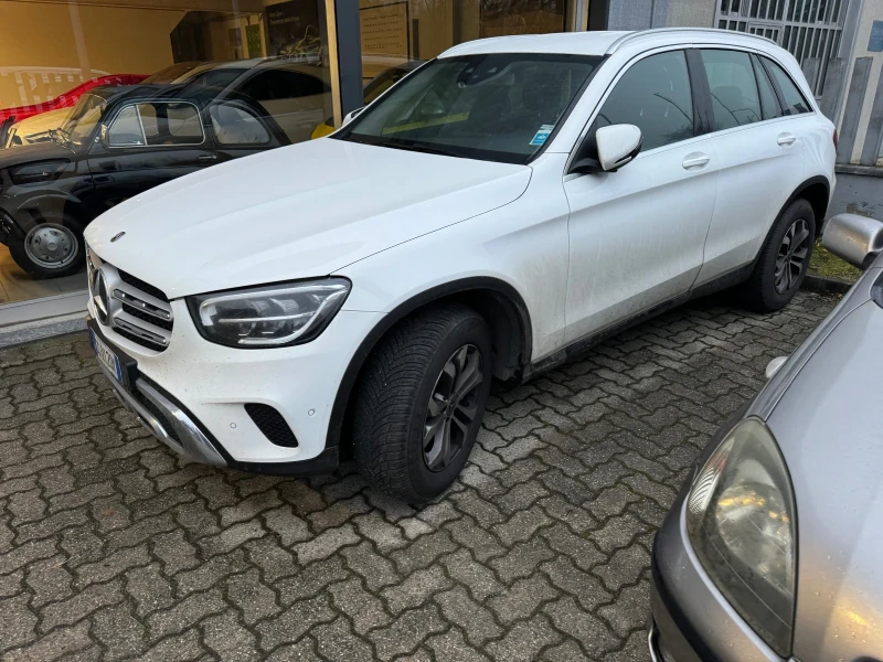 Mercedes-Benz GLC 220 New model/ Podgrev / Kamera / Serviziran Mercedes , снимка 7 - Автомобили и джипове - 49306575