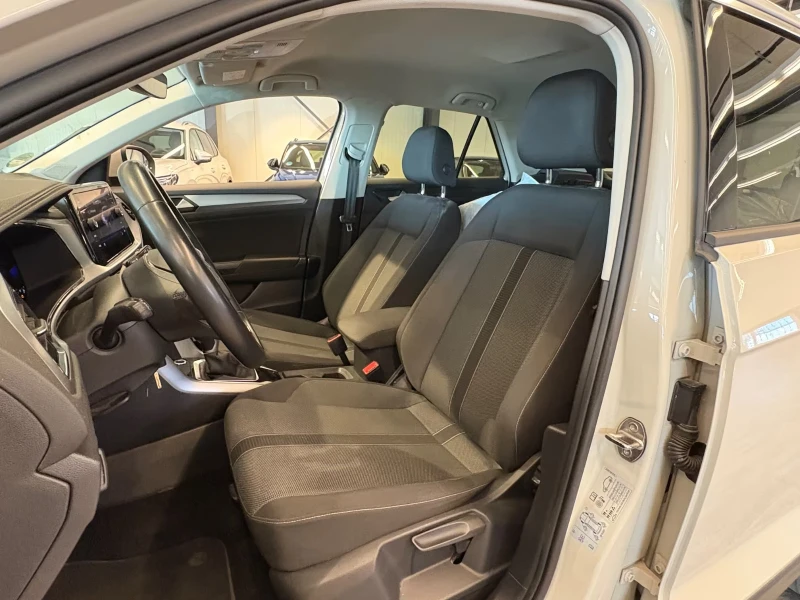 VW T-Roc LIFE/150HP/NAVI/CAM/LED/ACC/DIGI/190g, снимка 7 - Автомобили и джипове - 51456282