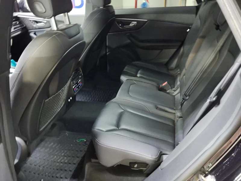 Audi Q8 S-line* Обдух* Progressiv* Matrix , снимка 11 - Автомобили и джипове - 52317917