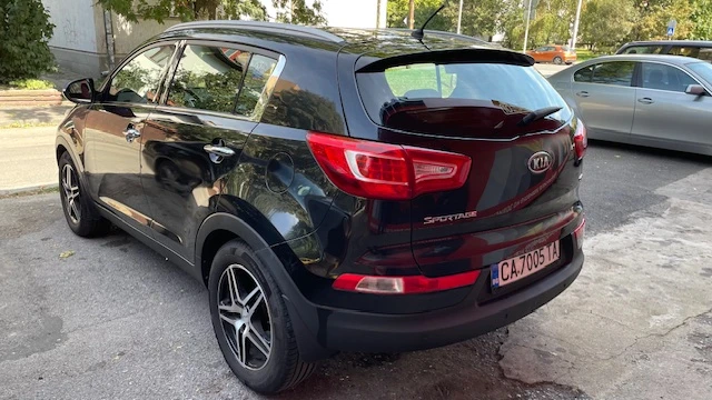 Kia Sportage 1.7 CRDi, снимка 4 - Автомобили и джипове - 47418771